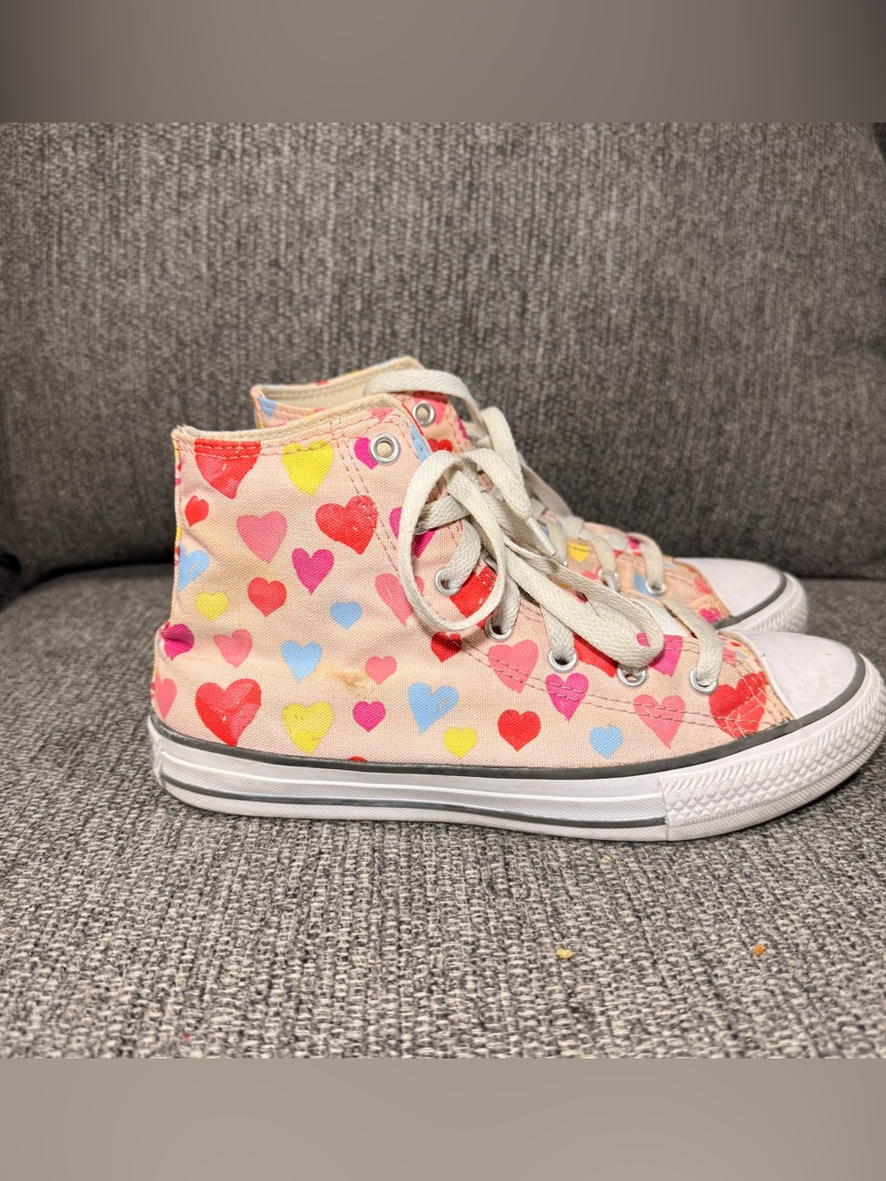 Converse All Star Chuck Taylor High Top Pink Hearts sneakers youth Size 5